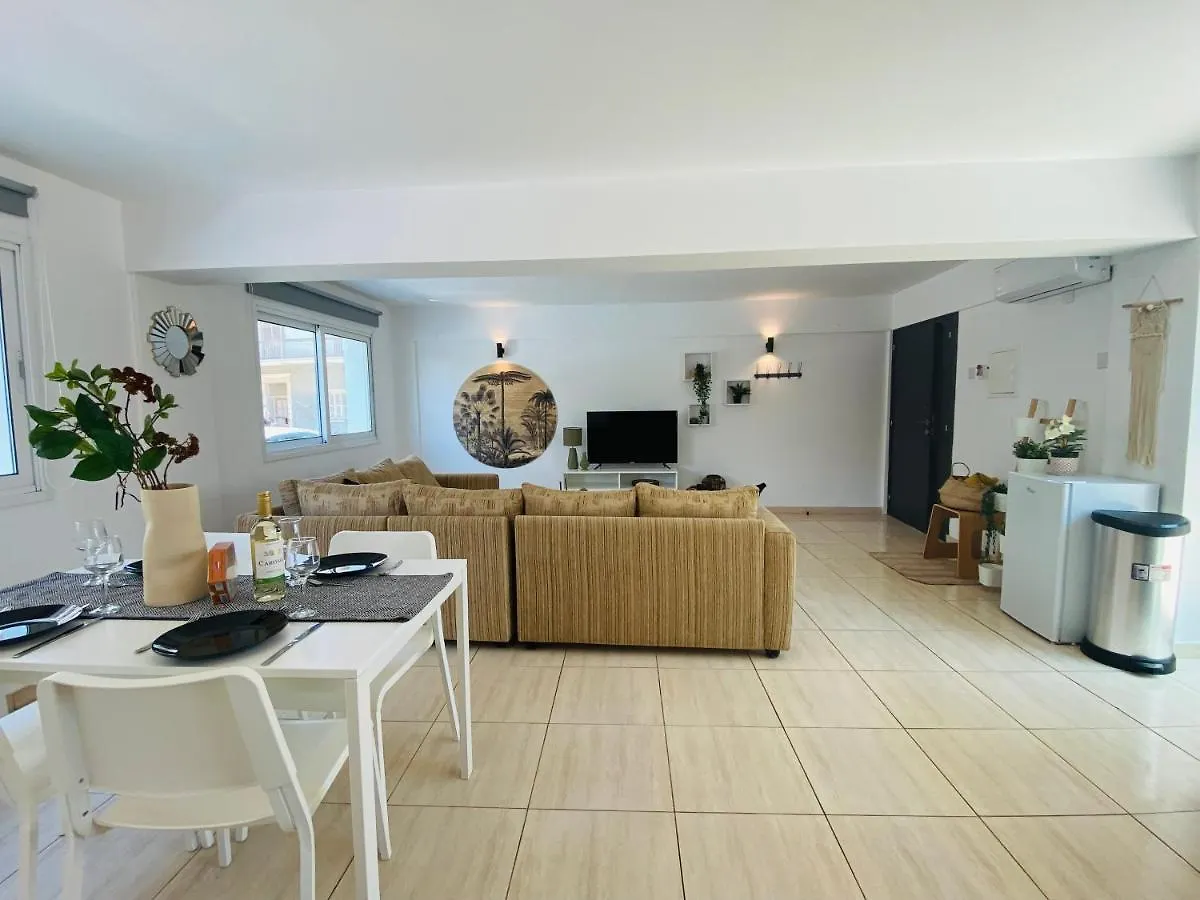 Serena'S 2-Br Apartment In Ларнака Кипр