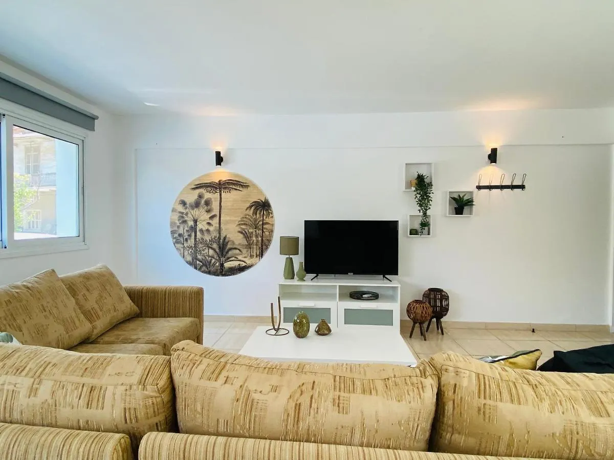 Serena'S 2-Br Apartment In Ларнака