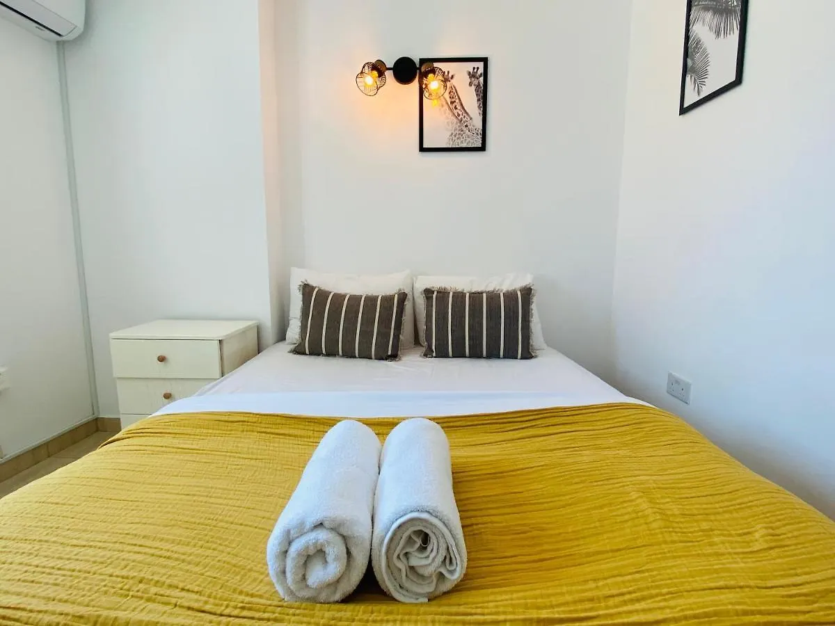 Serena'S 2-Br Apartment In Ларнака