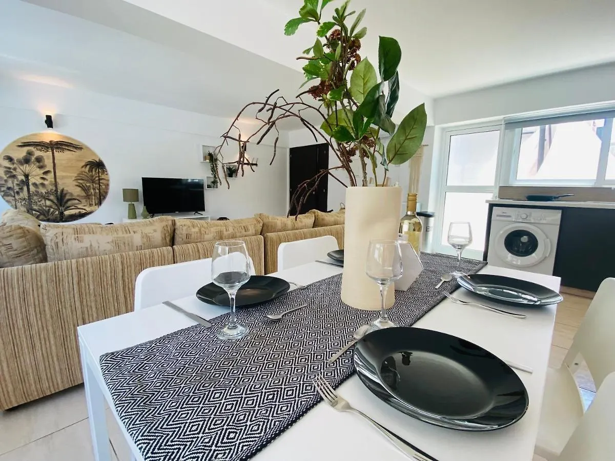 Serena'S 2-Br Apartment In Ларнака